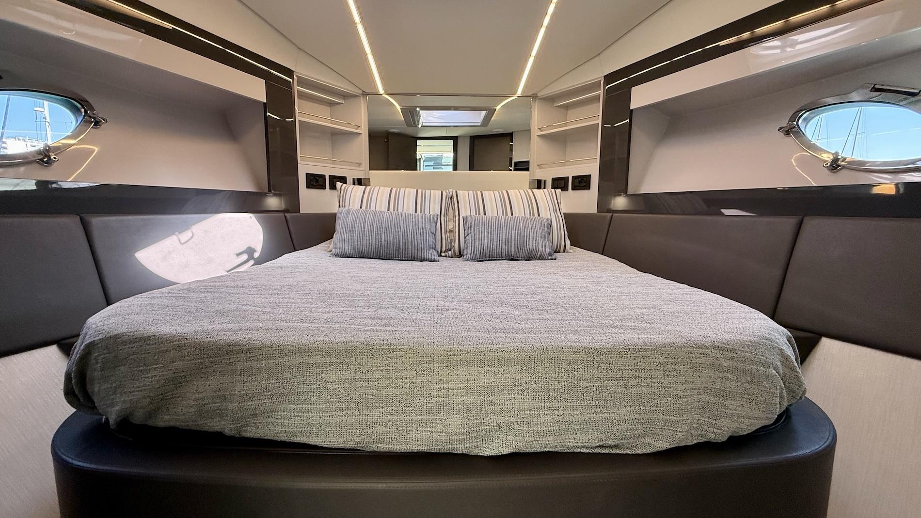 2018 PERSHING 5X 